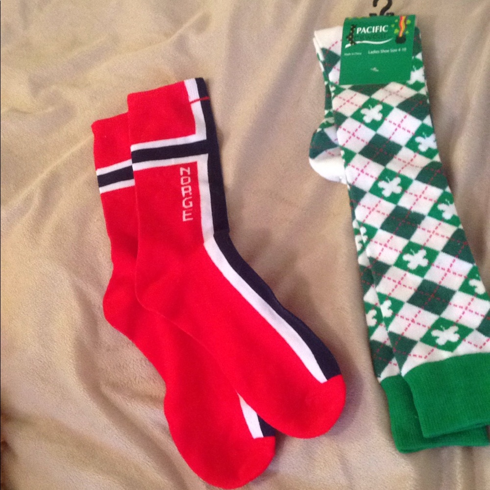 2 pair of socks